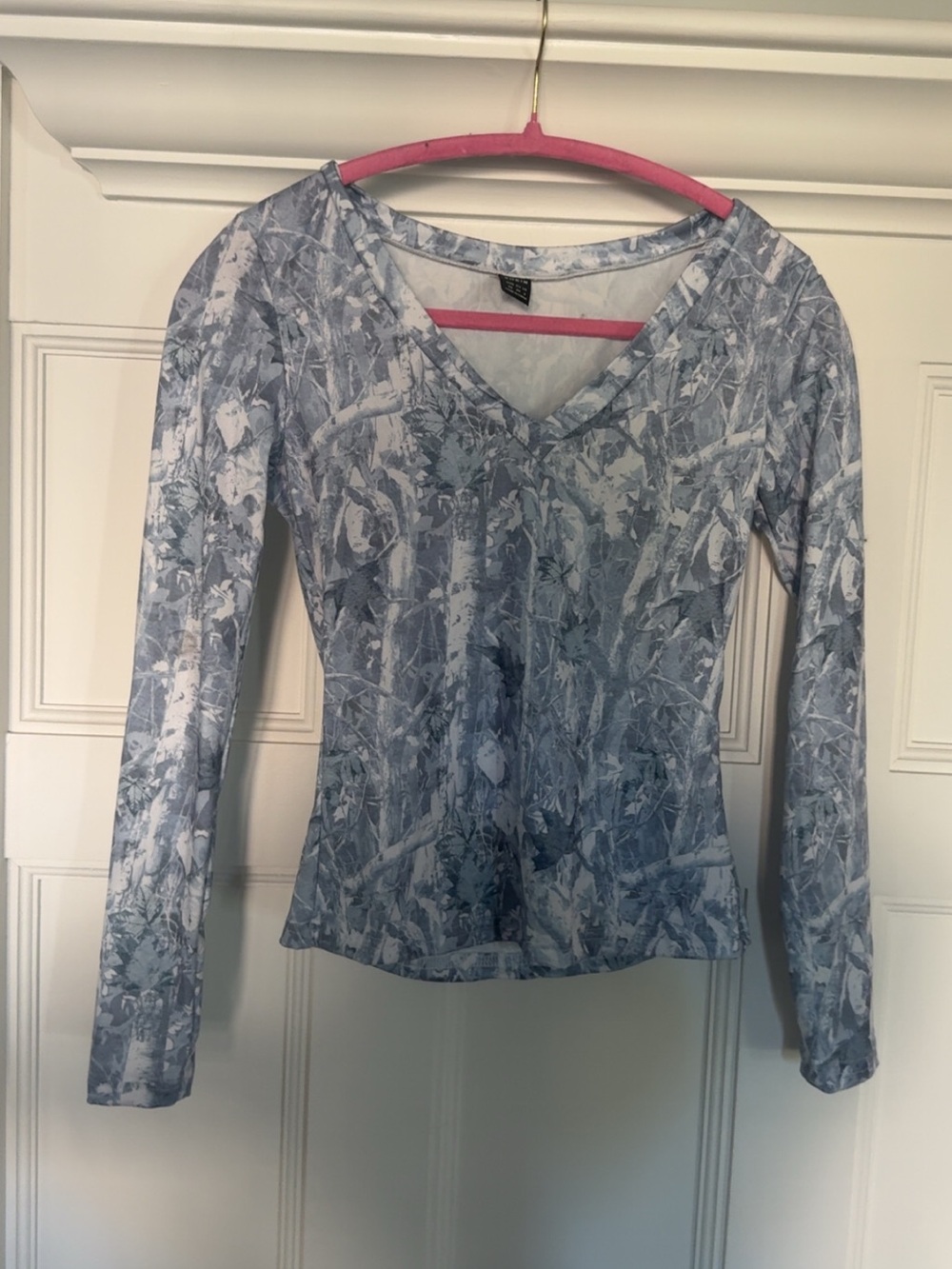 SHEIN Light Blue Camo Printed V-Neck Long Sleeve Top